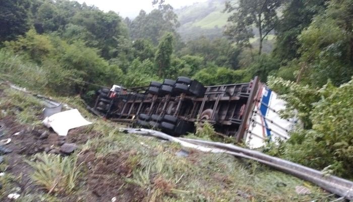 Laranjeiras - Grave acidente é registrado no Km 464 da BR 277 com óbitos